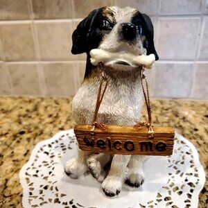 Dog Figurine holding "Welcome" Sign ~ CUTE
